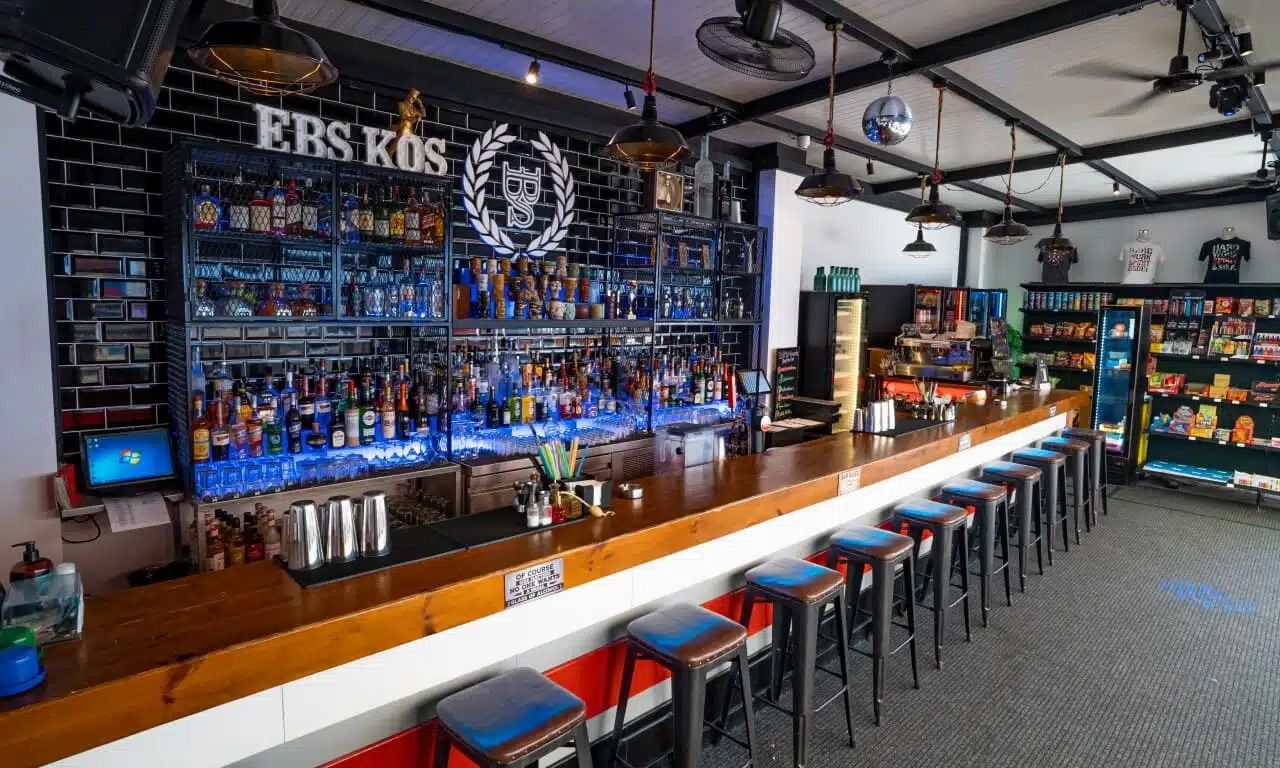 Restaurant and bar area at Lawrence Apartments